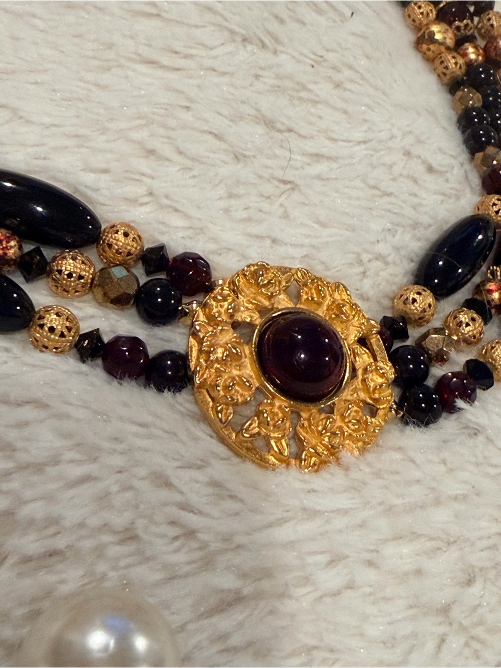 Elegant Vintage Ruby Red, black & Gold Beaded Statement Necklace - Picture 15 of 15